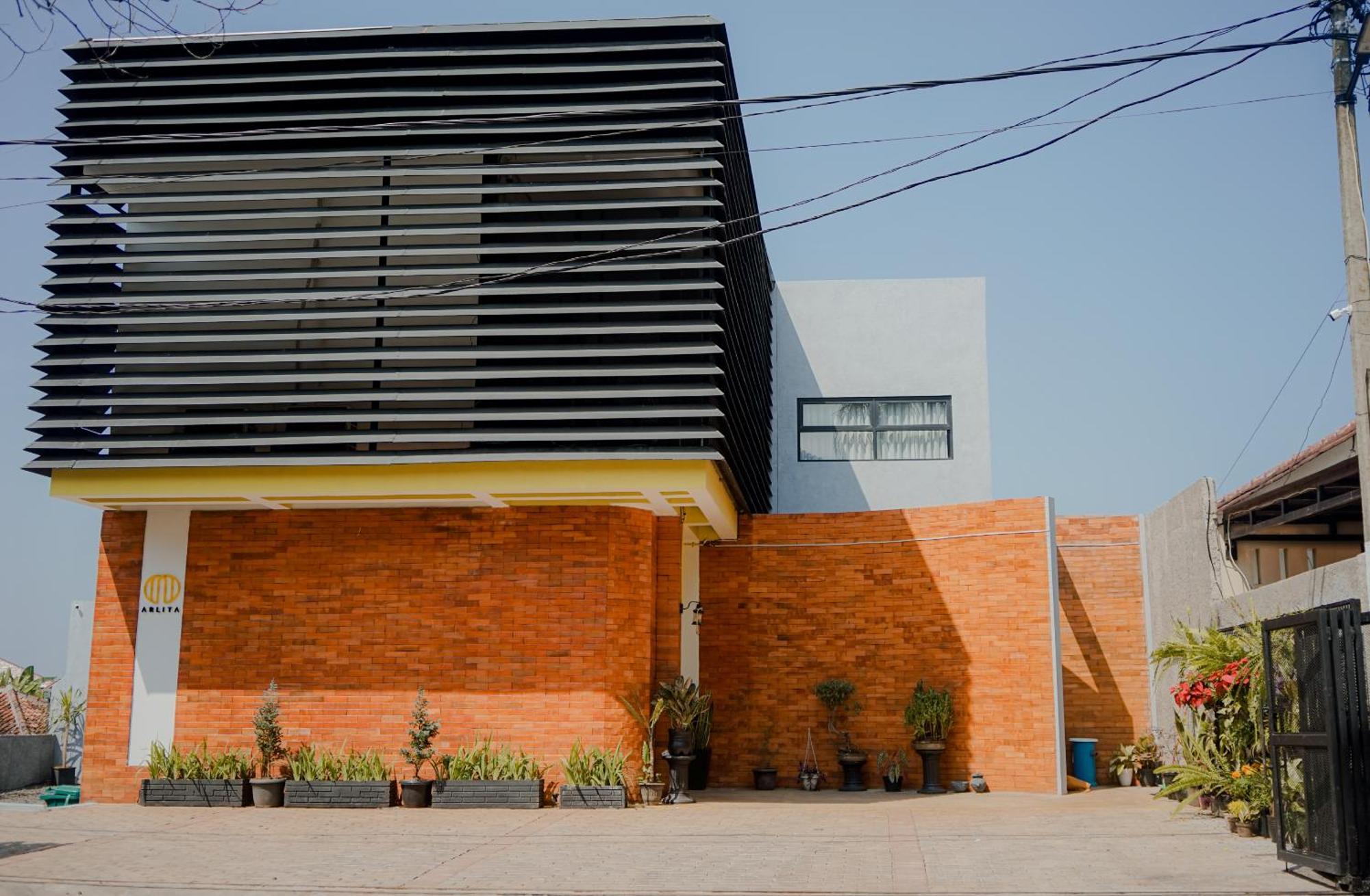 Arlita Guesthouse ชิอันจูร์ ภายนอก รูปภาพ