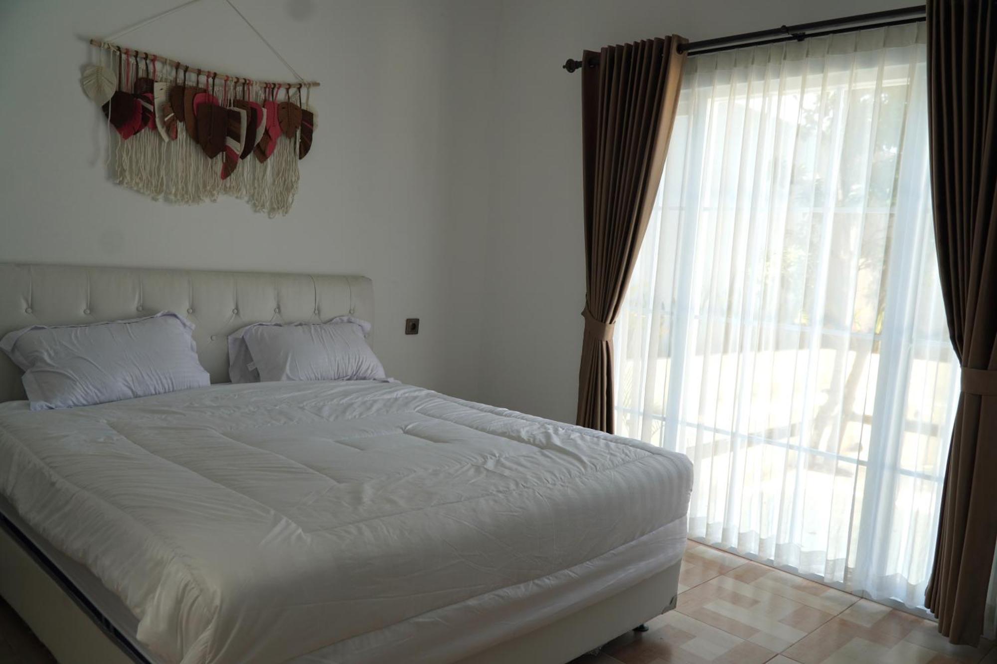 Arlita Guesthouse ชิอันจูร์ ภายนอก รูปภาพ